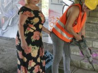 Kinky mature BBW getting fucked by a skinny teenage construction worker - Photo #3