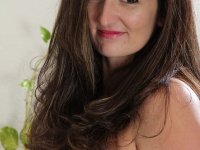 Middle aged wife Stephanie Roberts undresses for her first nude modeling gig - Photo #7
