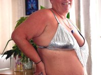 Older fatty Princess Peachy takes off her bikini to go nude in heels - Photo #2