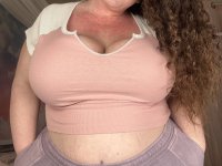 Curly haired amateur Delilah Brooke strips while showing off her chubby body - Photo #1