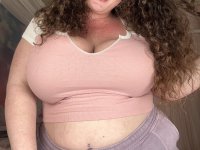 Curly haired amateur Delilah Brooke strips while showing off her chubby body - Photo #3