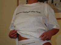 Kinky MILF Hansah gives herself a double fingering and drinks her pee - Photo #1