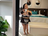 Fat Latina girl hits upon great solo poses upon her bed in sexy lingerie - Photo #7