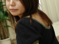 Asian MILF Mami Isoyama undressing and spreading her lower lips in close up - Photo #4
