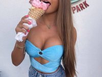 Hot OnlyFans babe Skylarmaexo shows her big tits & cleavage in a compilation - Photo #5