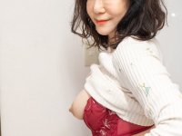 Japanese lady Ayane frees her big tits before standing naked in a kitchen - Photo #5