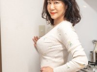 Japanese lady Ayane frees her big tits before standing naked in a kitchen - Photo #7