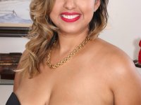 Chubby Latina Jamie Hernandez unveils her big saggy tits & her furry muff - Photo #4
