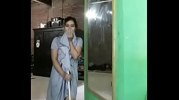 Hotel maid sexy pussy show