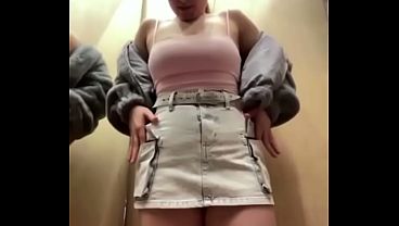 4 fingers in locked room in shopping mall