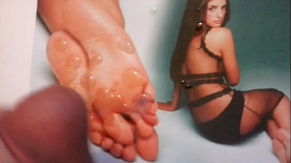 Penelope Cruz FOOTJOB!!!