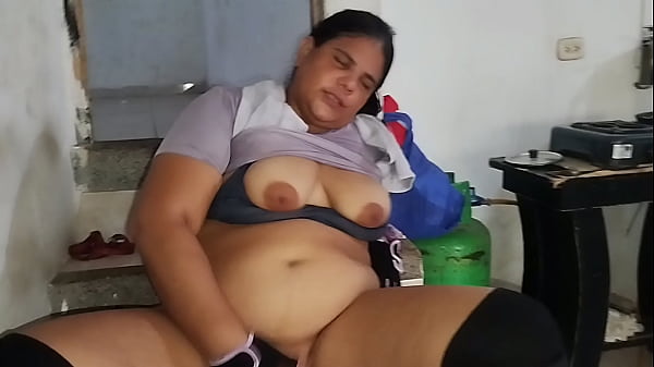 Colombian BBW with a big ass comes home from the gym, touches her pussy and ends up masturbating until she has a great orgasm
