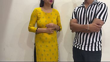 Cylinder De Do Bhaiya Pls- Indian Neighbour's Hot Wife Fucked Exchange of Cylinder, Got Cum on Hairy Pussy