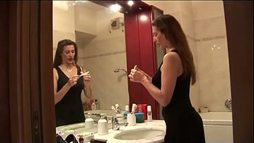 Brunette milf wants to cheat on her husband