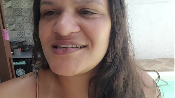 Paty Bumbum's dirty little feet!!! Come lick me