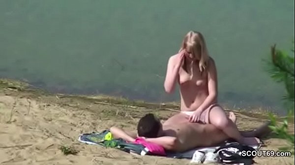 Young couple fucks on the beach in Timmendorf and is filmed