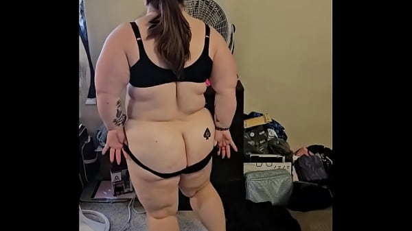 bbw dance to milkshake