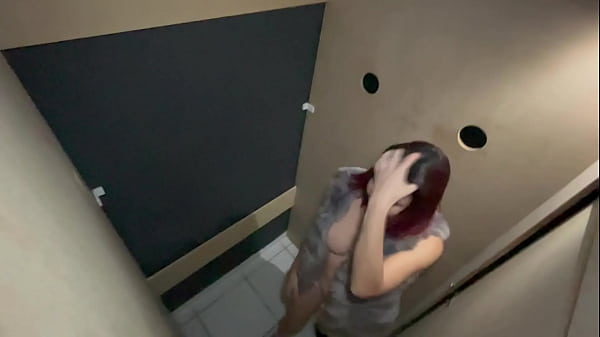 I was so horny that I fucked at GloryHole with a stranger and ended up getting my pussy full of cum.