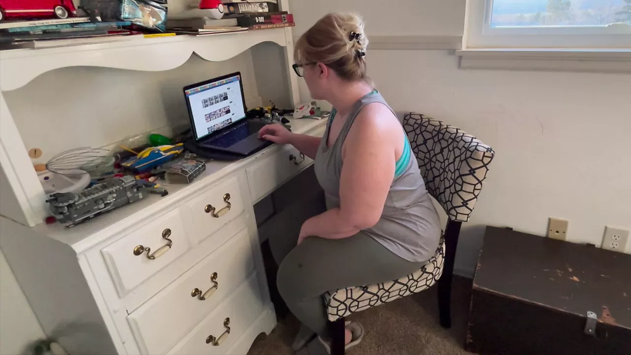 Aunt Seduces her Young Nephew and has him cum inside her ripe pussy V111