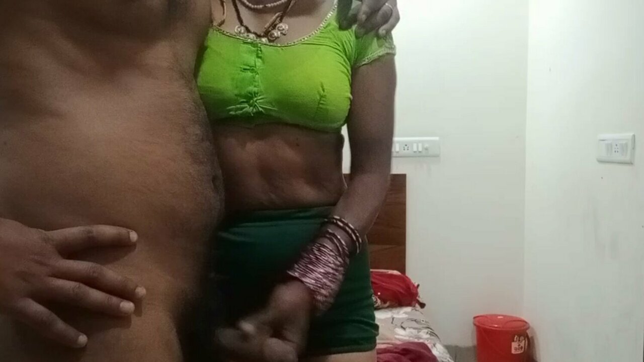 Desi cute bhabhi getting  pregnent is her devar  (Desi bhabhi pregnent ho gyi )