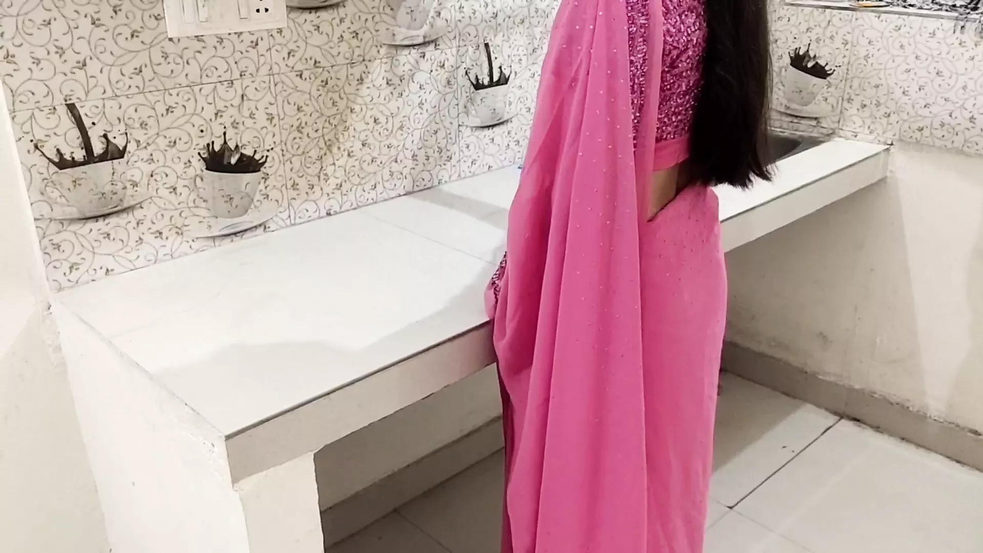 Newly Married Bhabhi Fucked By her Devar in Kitchen -Devar ne bhabhi ke laakh maana karne pe bhi Chod Diyaa-saarabhabhi6