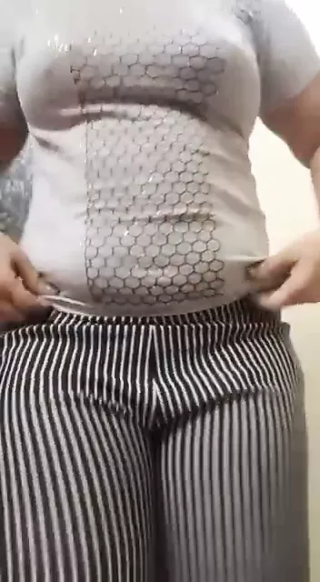Indian mom hot big ass showing Hindi