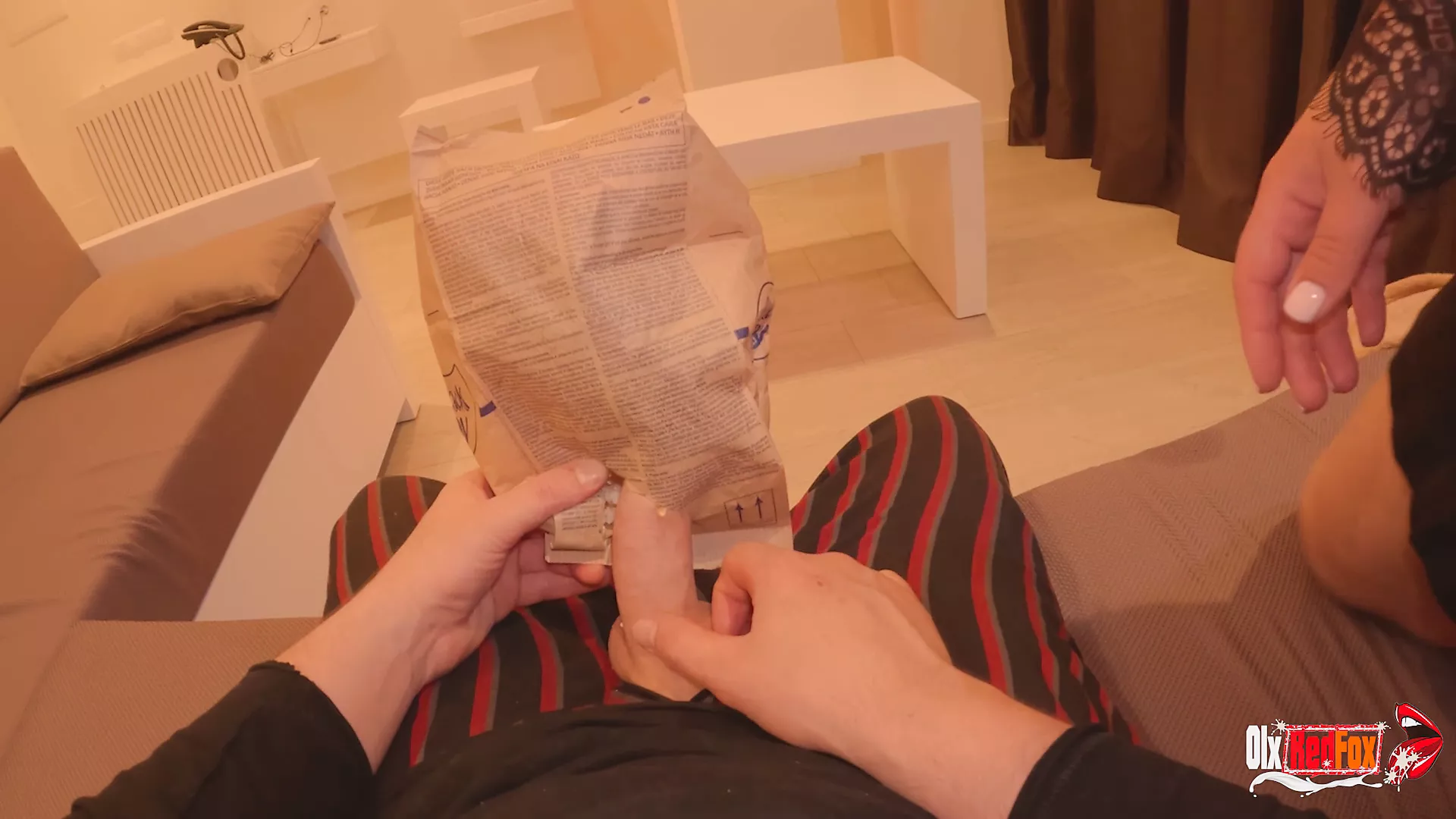 He Puts His Dick In The Popcorn For Sexy Stepmom