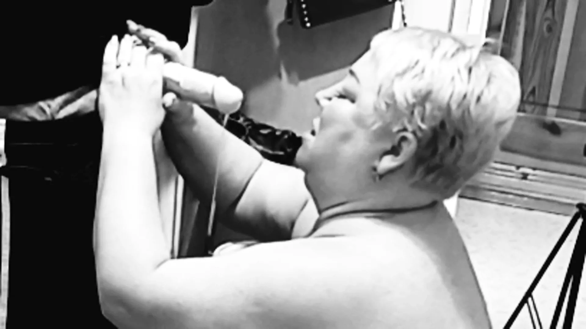 jerking off a big fat cock to a cumshot