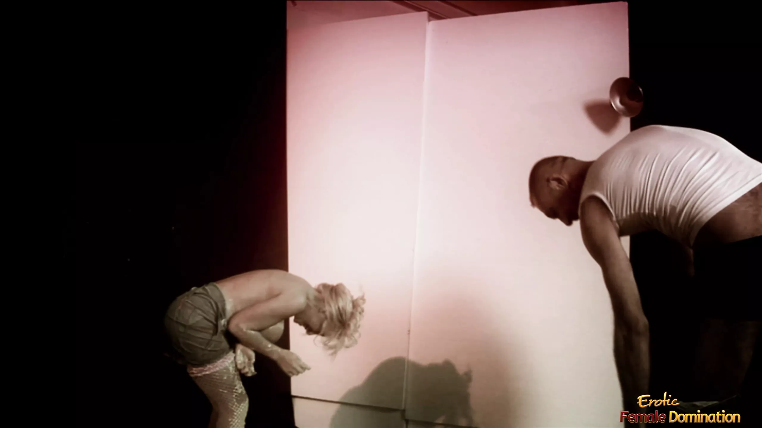 Amazing blonde model gets her pussy fucked after the photoshoot