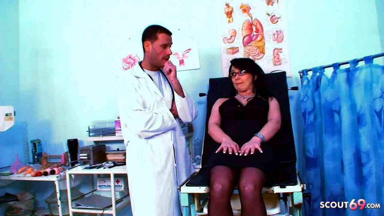 Skinny Nymphomaniac Mature Seduce her Gynecologist to Orgasm Sex