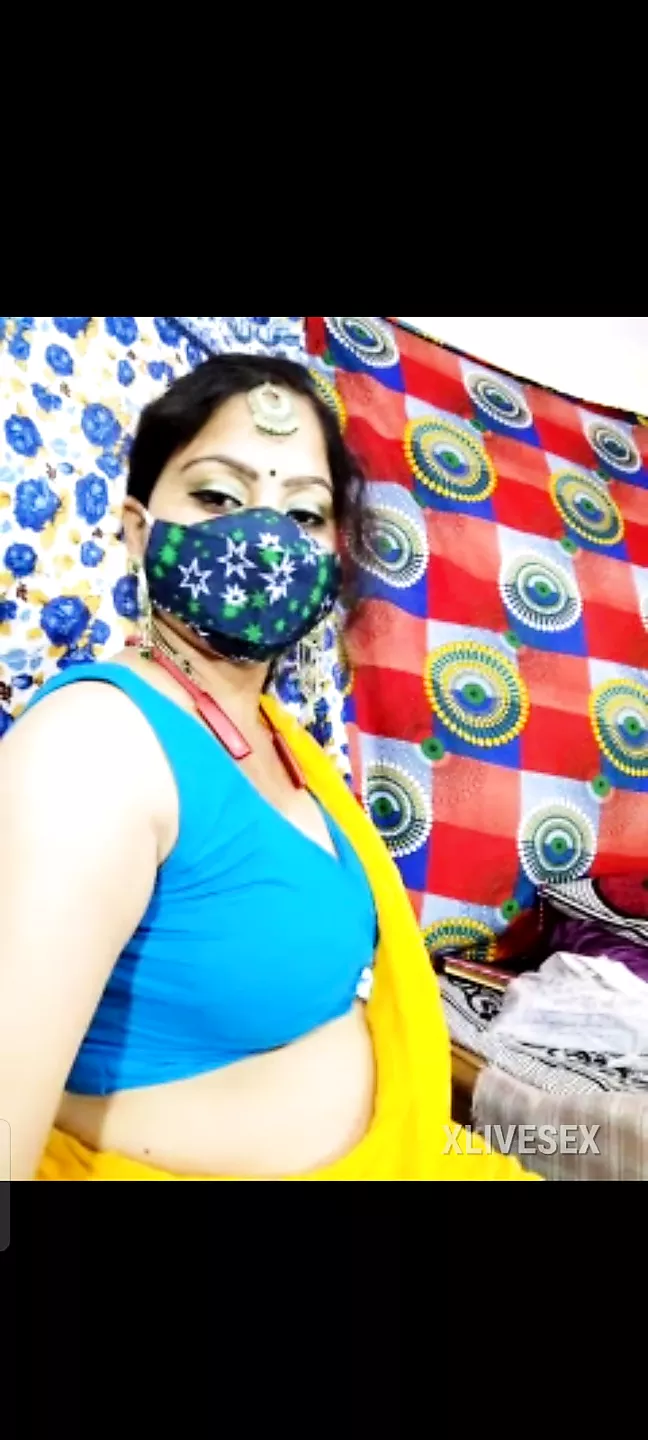 Desi Indian aunty private show