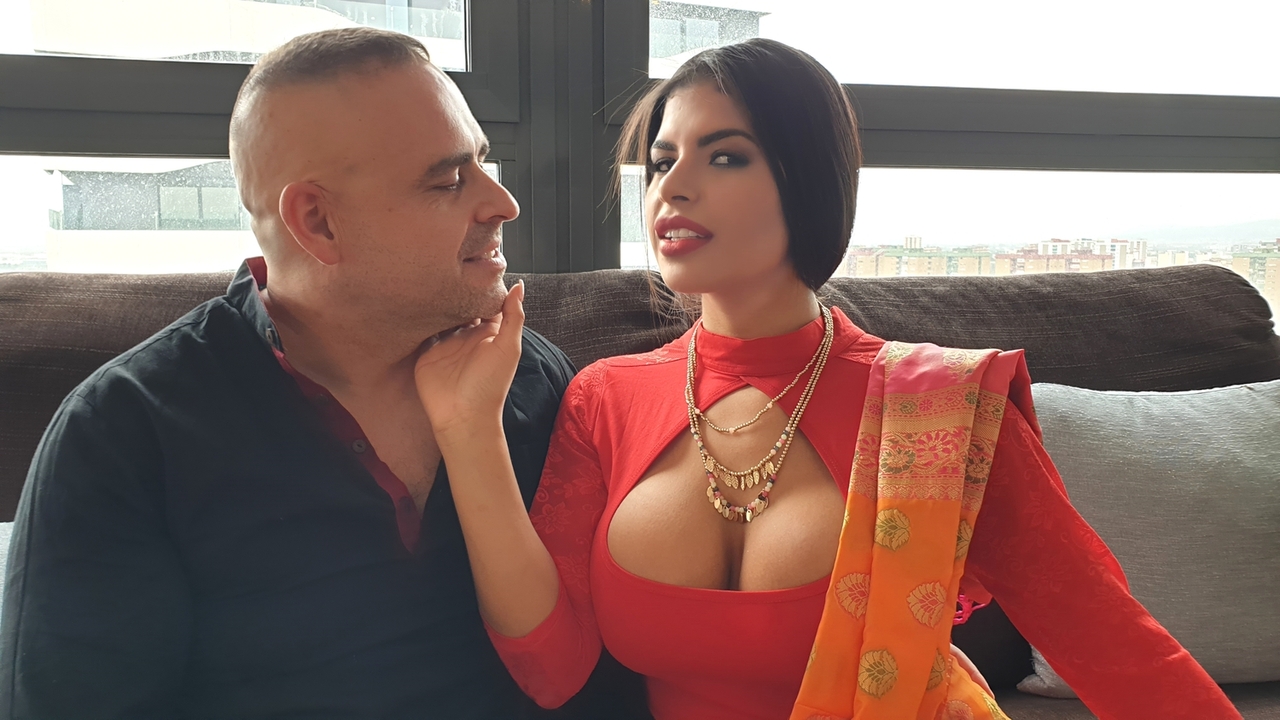 Big Boobs Indian MILF woman got her pussy fucked by old man