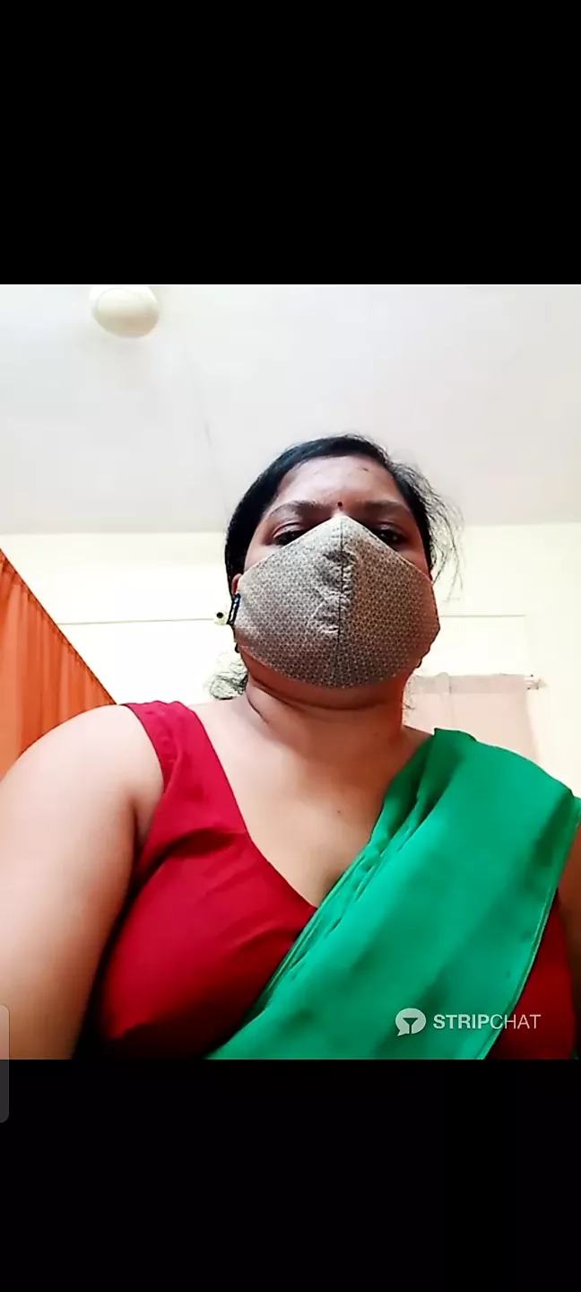 Desi Indian aunty nude webcam show
