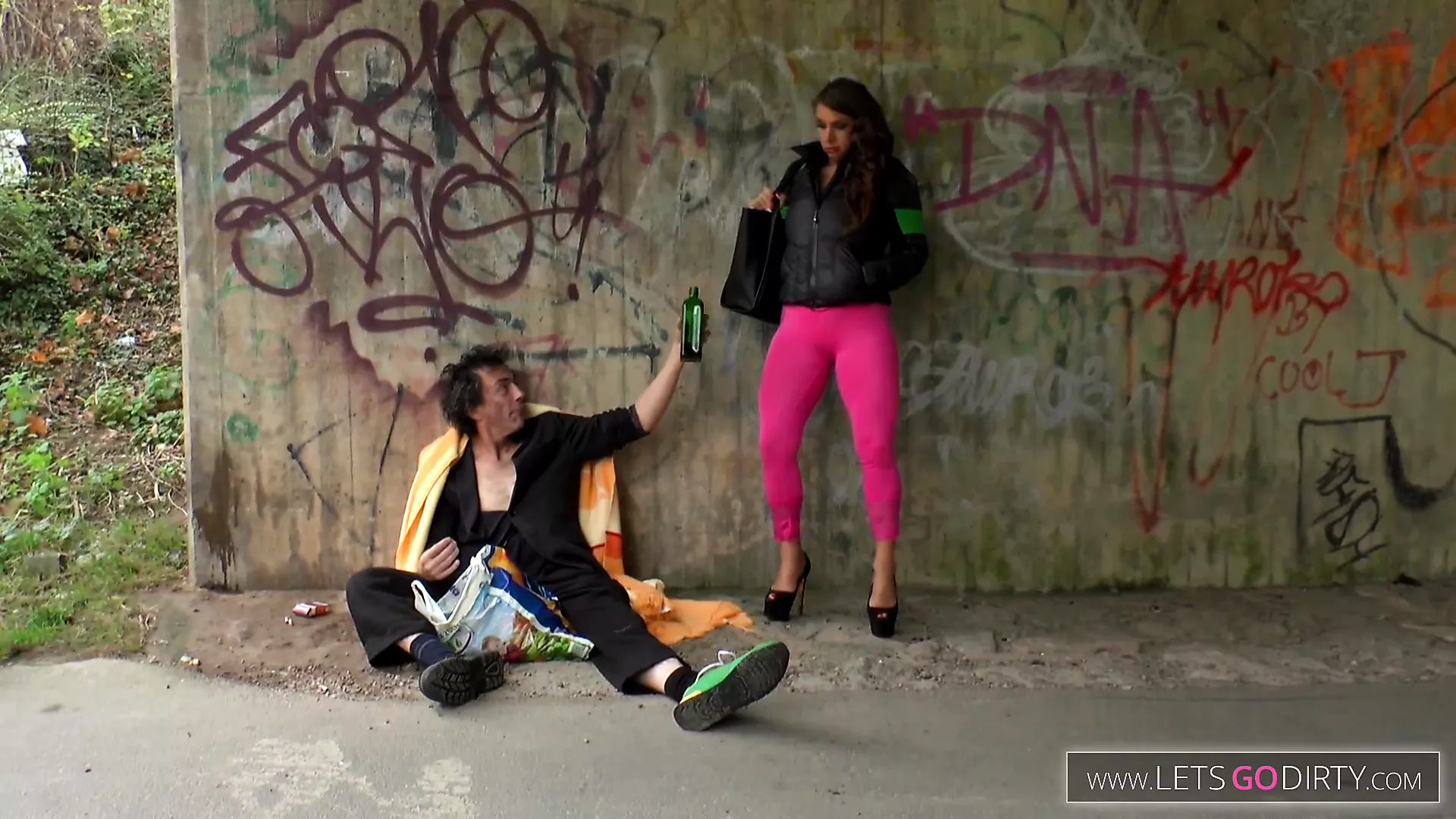 Obdachlos die geile MILF gebumst und Natursekt
