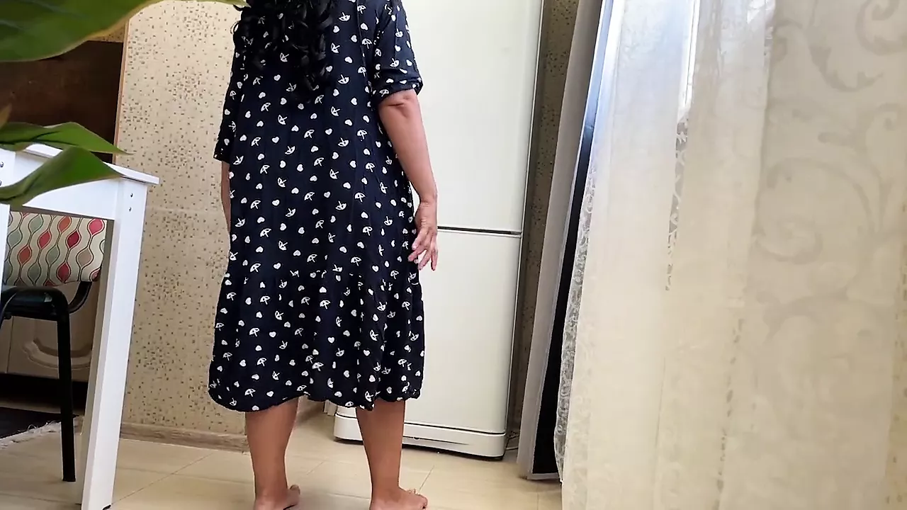 The dress needs to be lifted when a MILF needs anal sex in a big ass