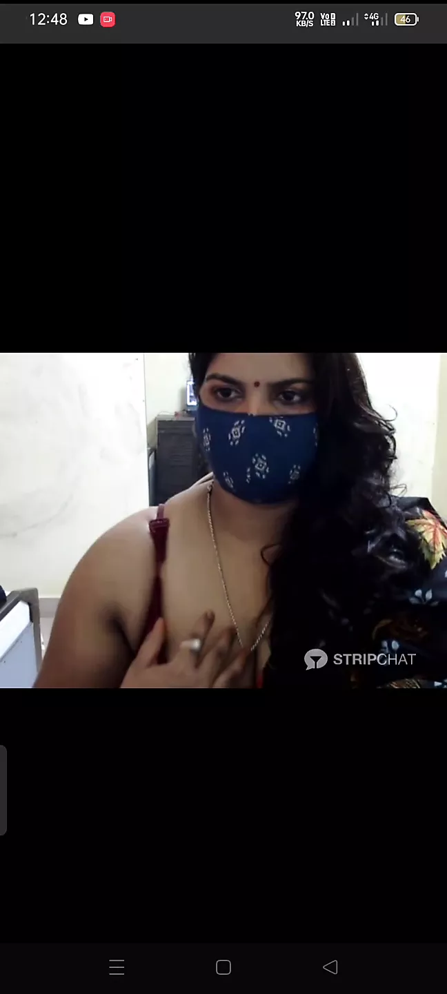 Desi Indian aunty nude webcam show
