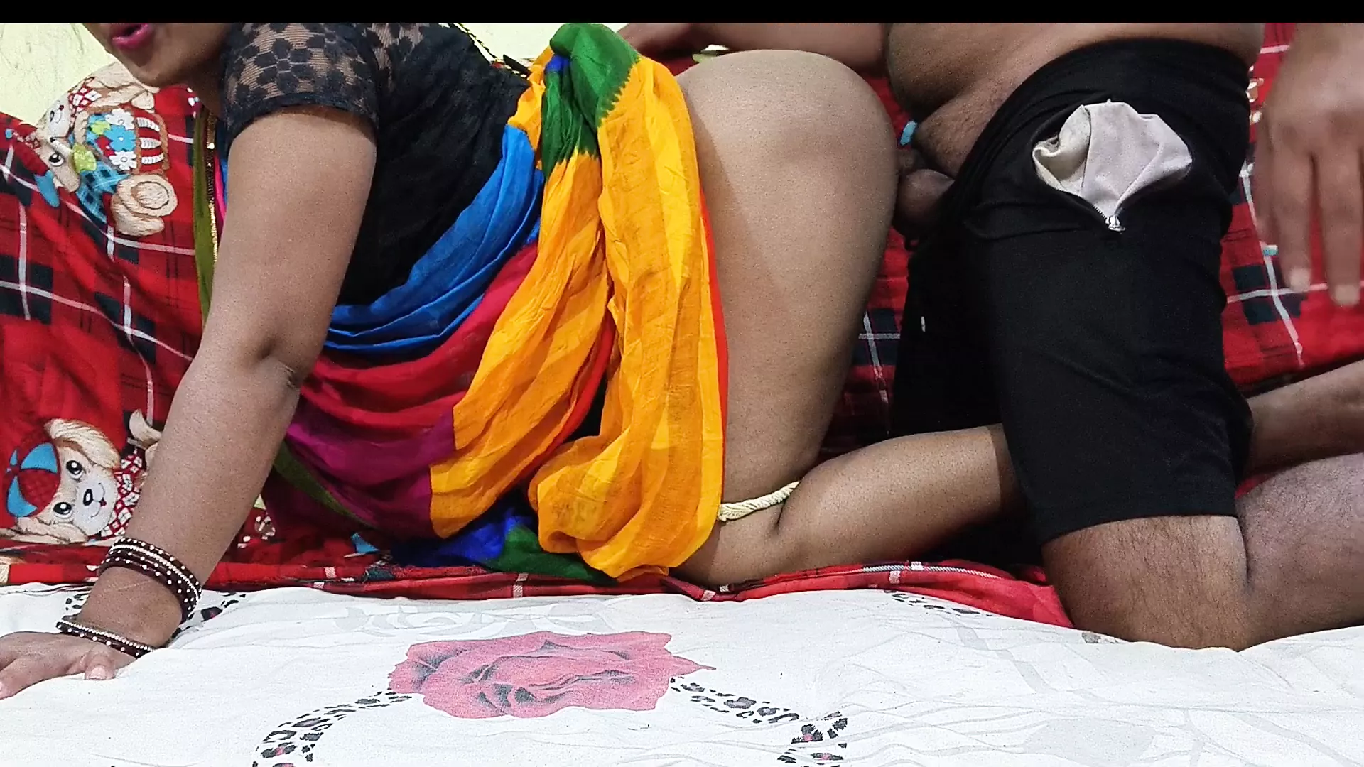 Desi maid ne apane sahab se Paisa leke chut chudwai