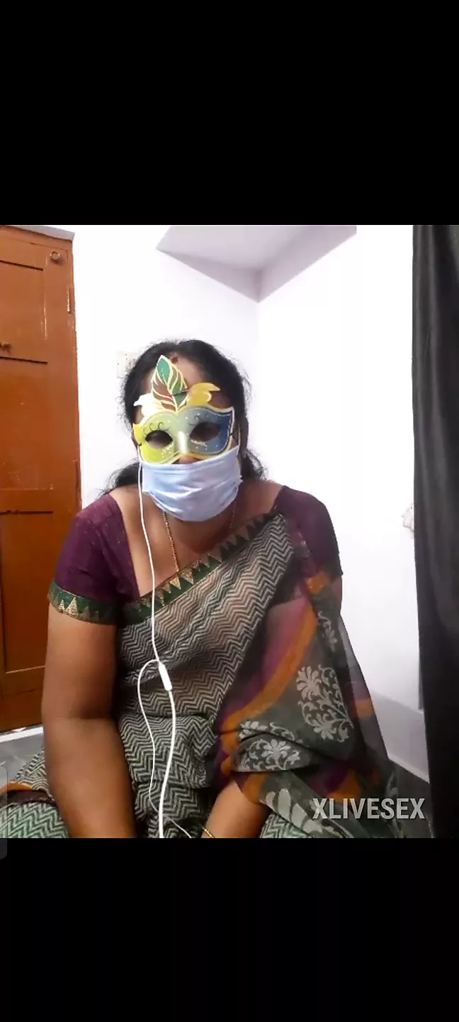 Desi Indian married unsatisfied chachi