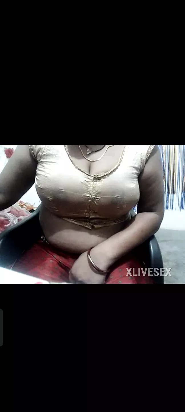 Desi Indian aunty ki mast figure