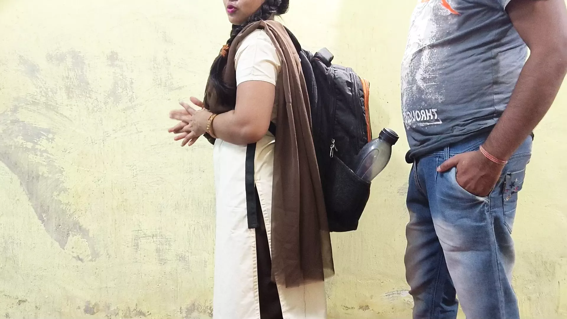 college girl college me time pe nahi ahi to sir ne  choda