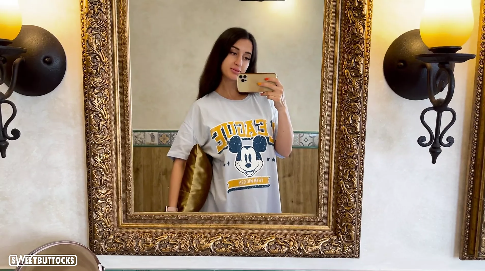 He fucked me between my tits and cum on my face