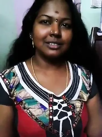 Chennai aunty shoowing her hot body with tamil audio