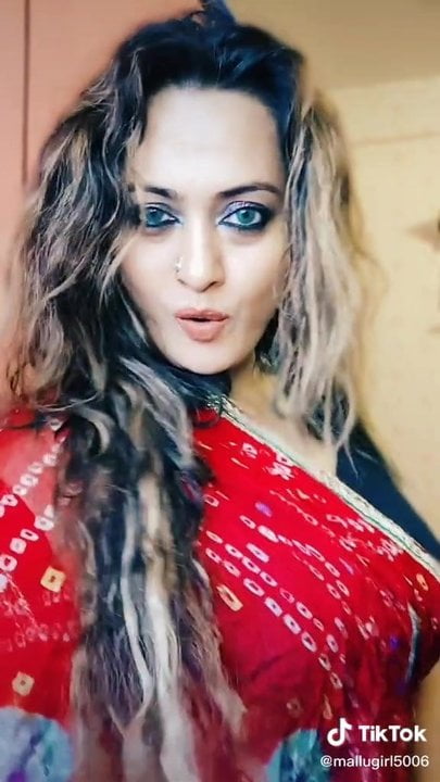 Bangladeshi Hot Aunty Ola ola