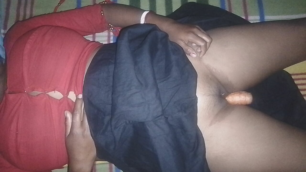 Step mom ko gajar se chudai karte dekha