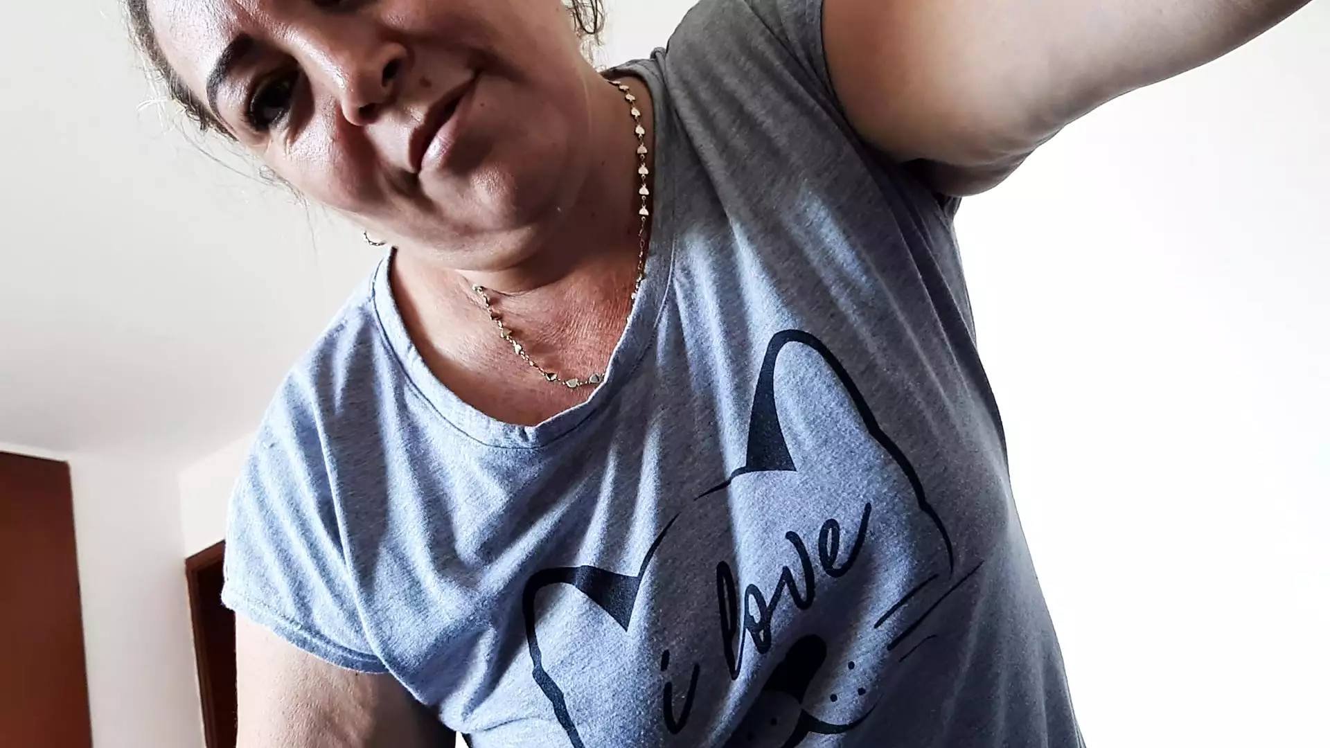 I catch my stepson masturbating, I love sucking his dick.