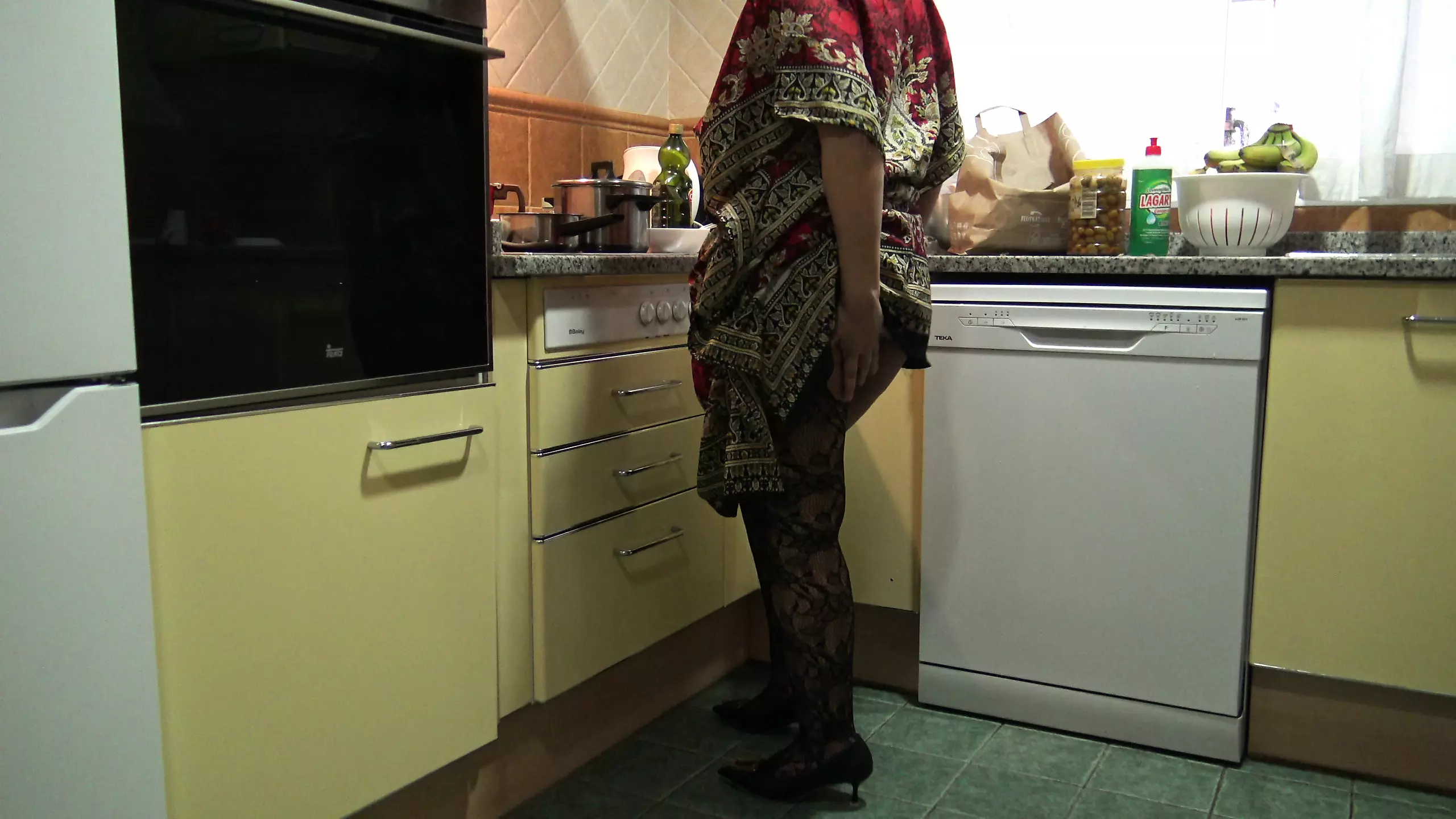 Pakistani Stepmother Creampied By Stepson In Kitchen