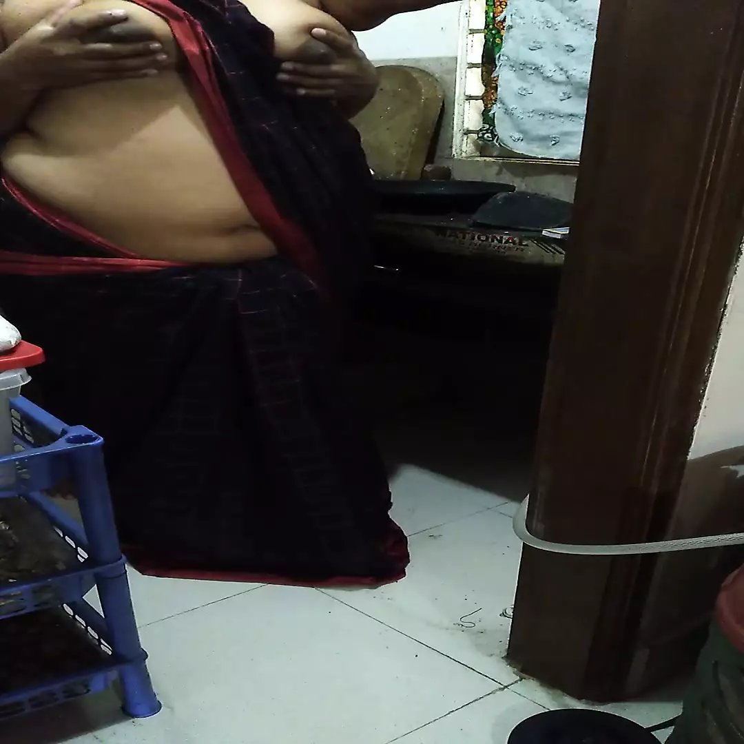 Desi Hot StepMom in Saree without Blouse fucked by StepSon While cooking - DESTROYED HER BIG ASS & CAME INSIDE (Tamil)