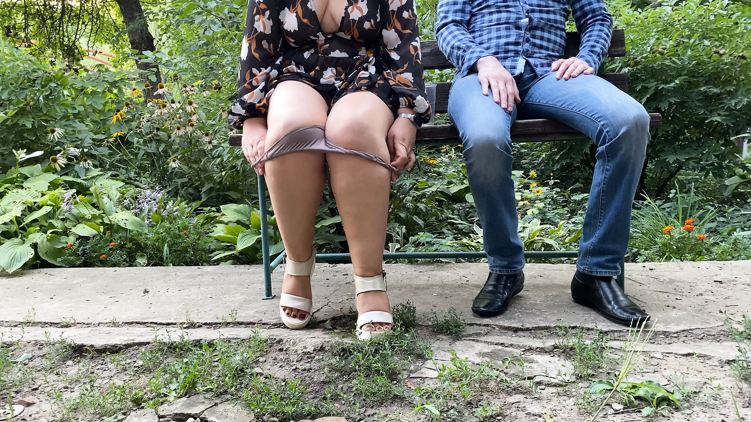 Hot juice from my stepmom's pussy right in the park