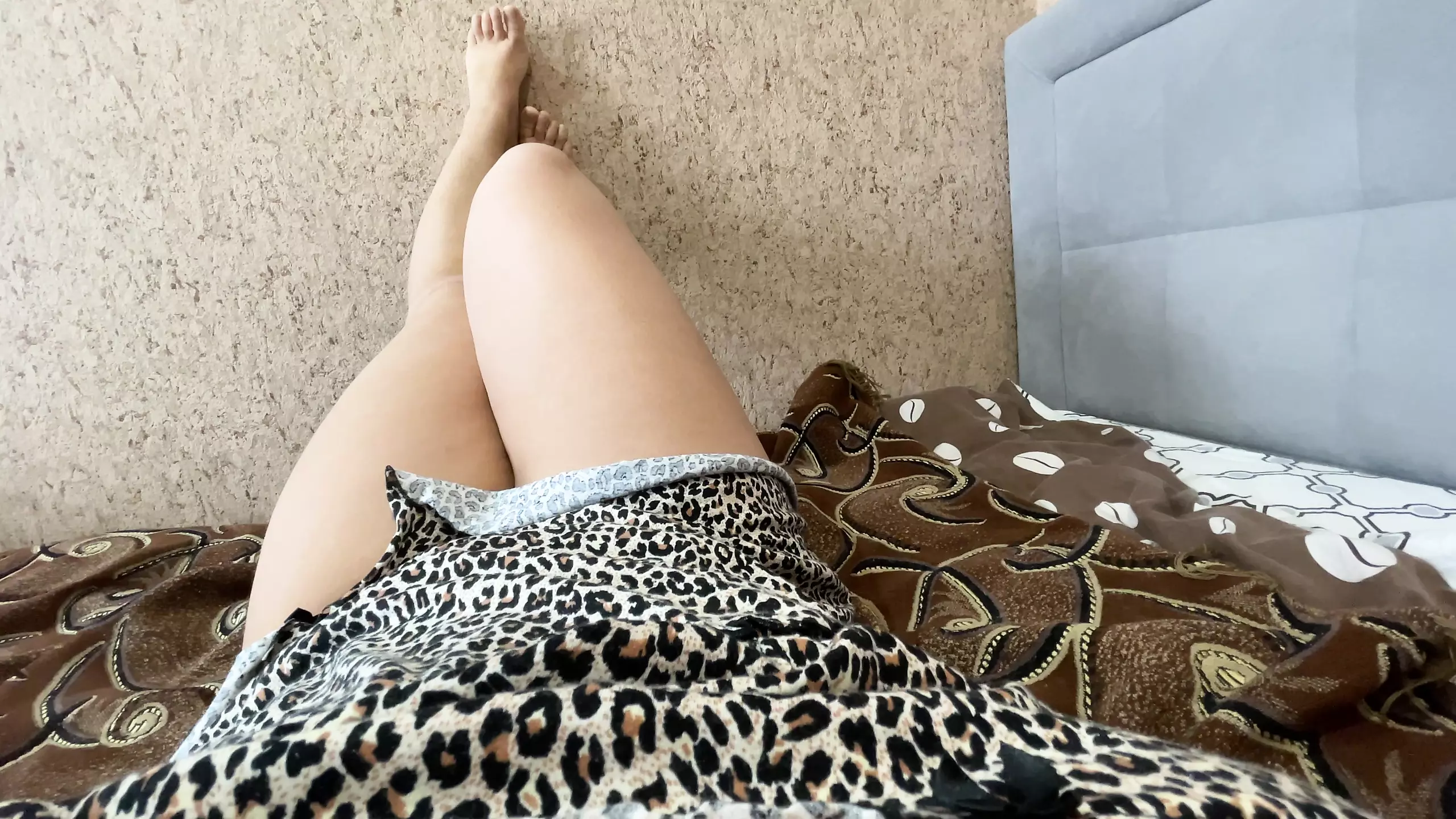 My hot stepmom with big boobs in sexy chemise masturbates pussy in the morning