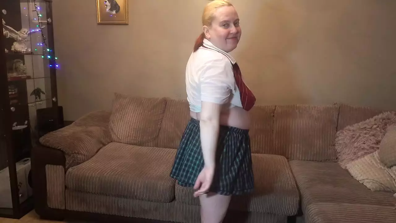 MILF in naughty School uniform